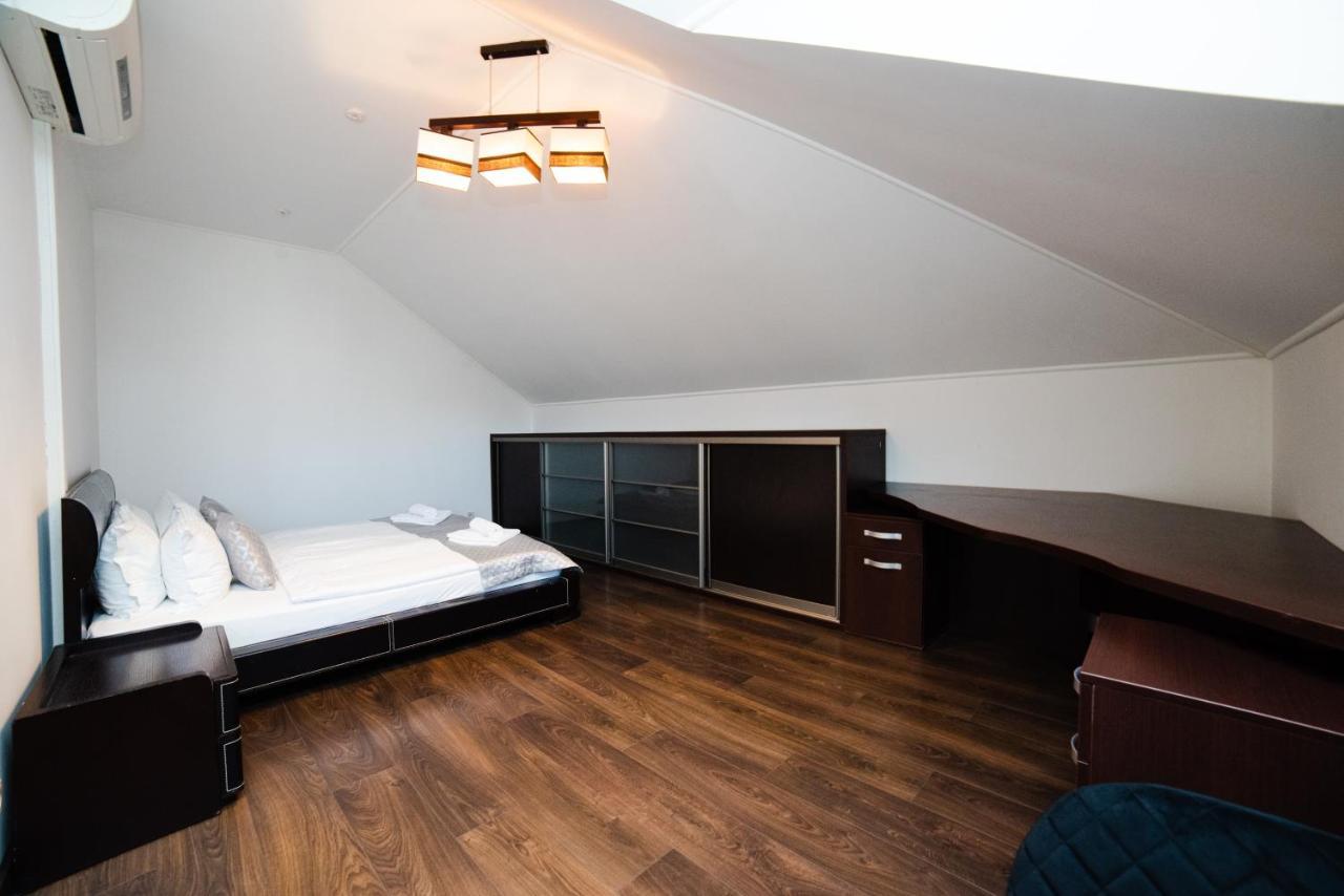 Hotel Antonio Ужгород Екстериор снимка