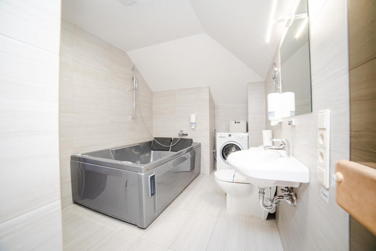 Hotel Antonio Ужгород Екстериор снимка