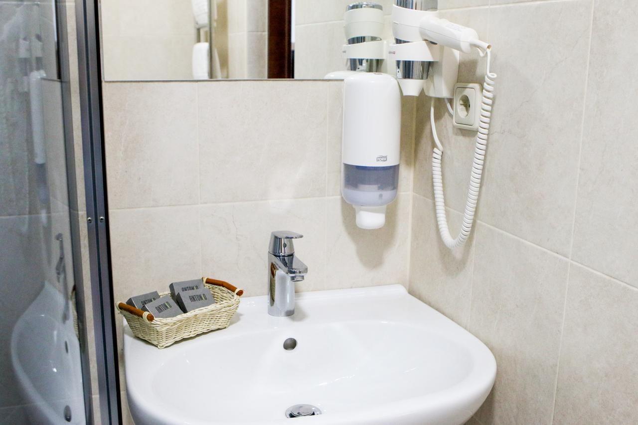 Hotel Antonio Ужгород Екстериор снимка